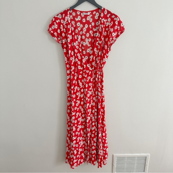 Reformation Carina Floral Wrap Midi Dress in Oopsie Daisy - Picture 3 of 9
